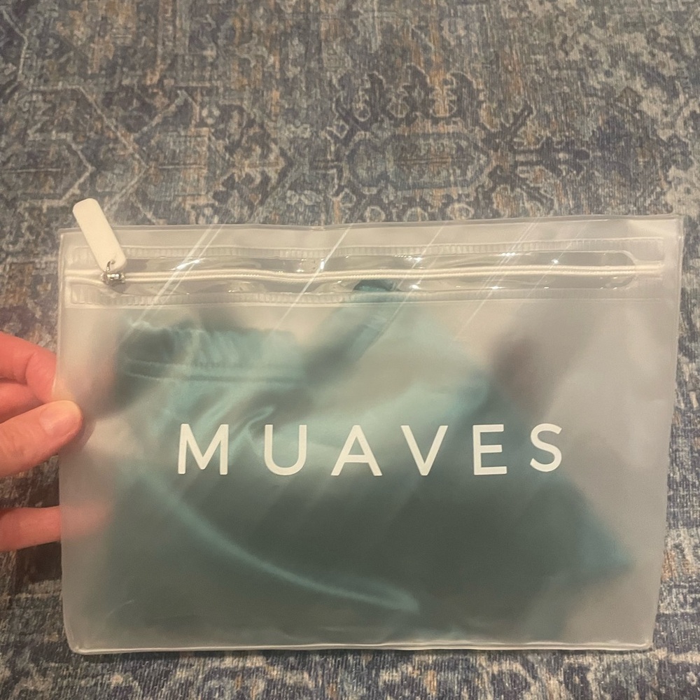 Muaves Transparent Pouch with Teal Interior